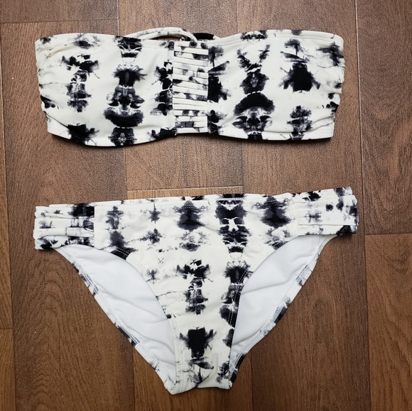 Arizona Jean Company Other - Arizona Tie Dye Swimsuit Bikini Bottoms